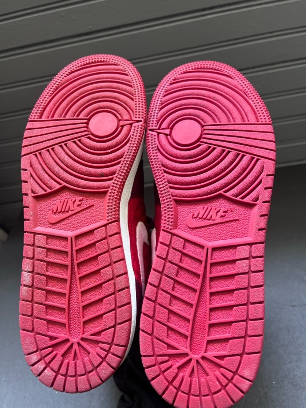 Nike Air Jordan 1 Retro Mid SE Quilted Red Pink GS Size 5Y - Picture 7 of 7